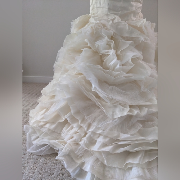 NWOT 💯 Silk Ivory Wedding Gown Street 6 $7k - Picture 9 of 12